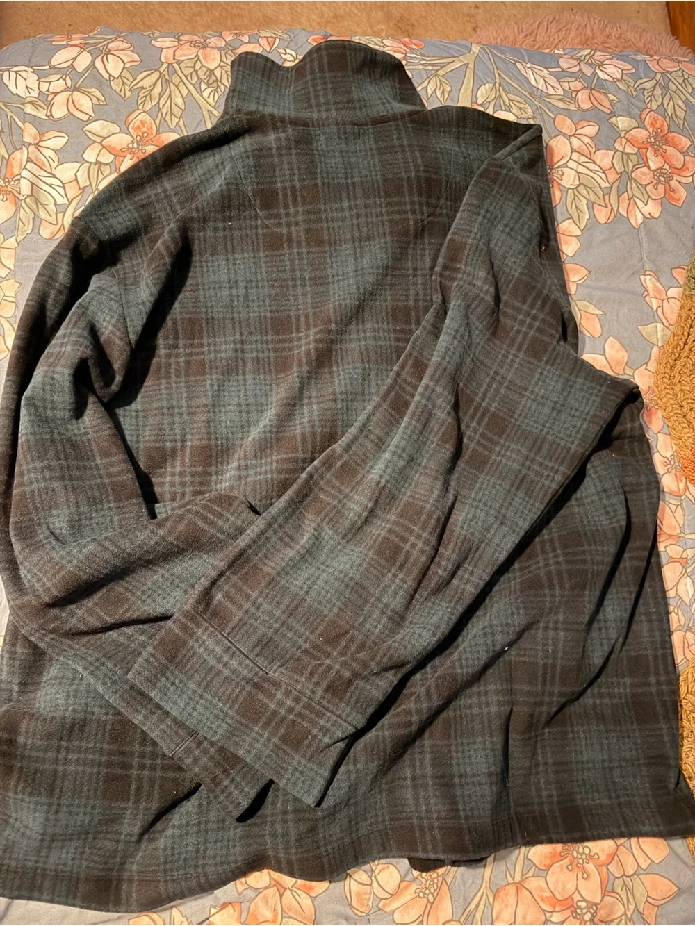 SKIMS Dark Green & Black Plaid Shirt Jacket